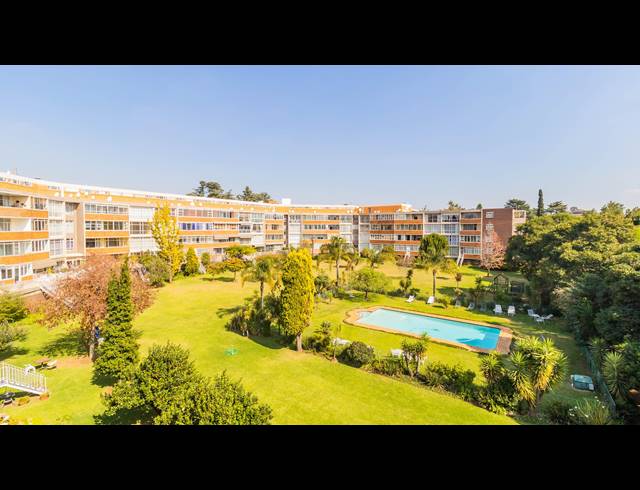 3 BEDROOM APARTMENT FOR SALE IN MELROSE
